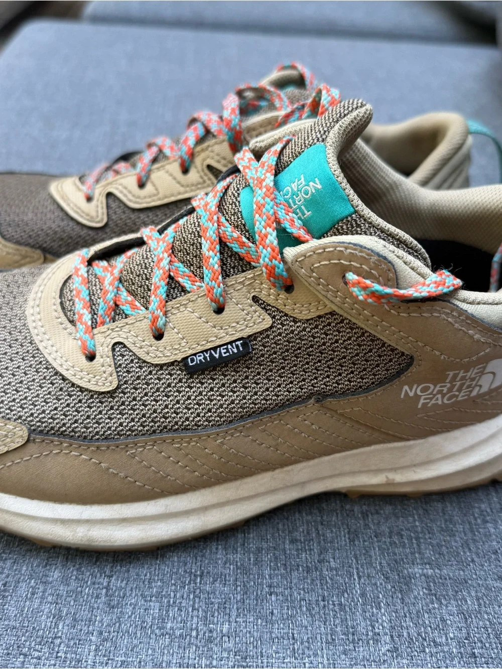 THE NORTH FACE Kid's Fastpack Hiking Sneaker tan